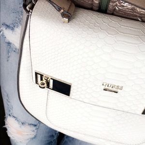 GUESS CROSSBODY PURSE